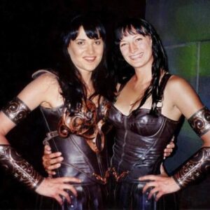 lucy-lawless-and-the-cast-crew-o