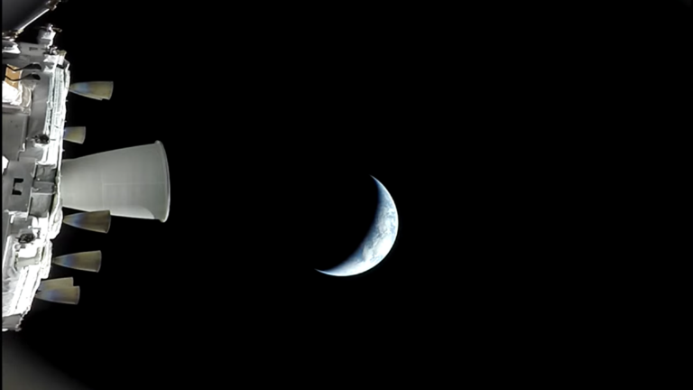 Živý obraz Zeme z lode Orion