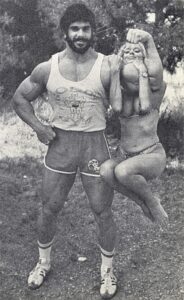 lou-ferrigno-posing-with-sybil-danning-to-promote-their-v0-0zkscb8j2lzg1